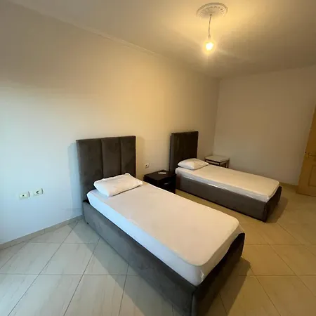Mryard Apartment *